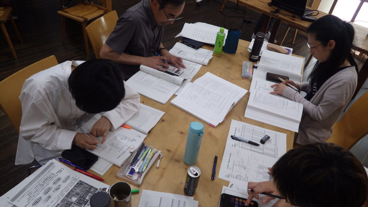写真2　【専門技術者教育】　許容応力度計算演習
